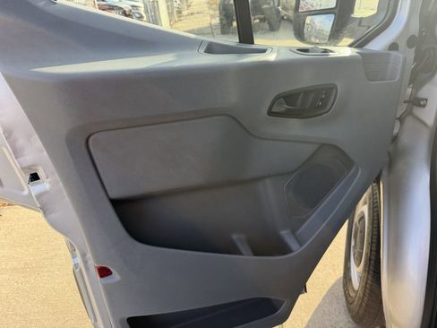 Used 2015 Ford Transit 350 XL image 9