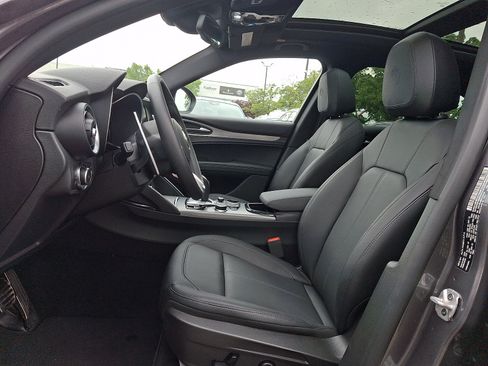 New 2025 Alfa Romeo Stelvio Sprint AWD/4WD image 9