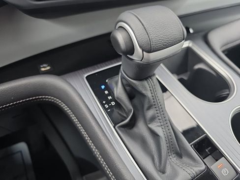 Used 2025 Toyota Sienna XLE image 29