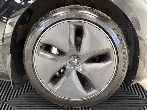 Used 2018 Tesla Model 3 Long Range RWD image 11