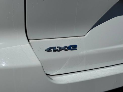 Used 2023 Jeep Grand Cherokee 4WD 4xe image 5