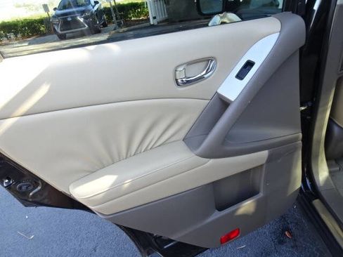 Used 2009 Nissan Murano SL w/ Leather Pkg image 25