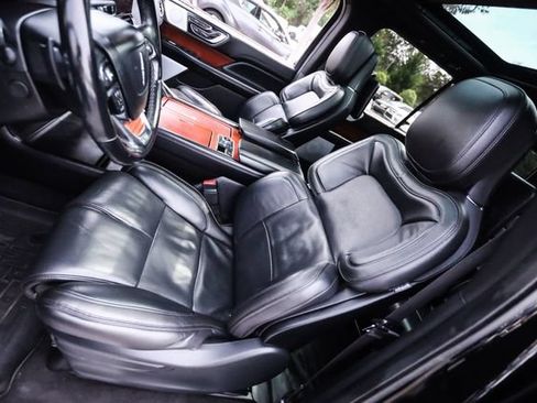 Used 2018 Lincoln Navigator Reserve w/ Technology Package AWD/4WD image 44