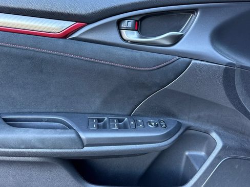 Used 2018 Honda Civic Type R image 10