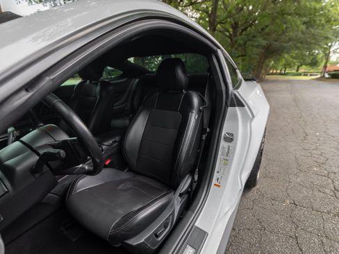 Used 2020 Ford Mustang GT Premium RWD image 12