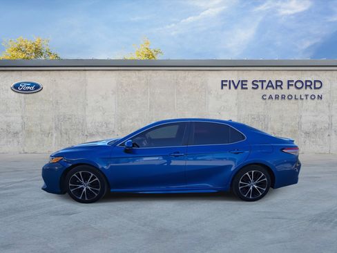 Used 2019 Toyota Camry SE image 6