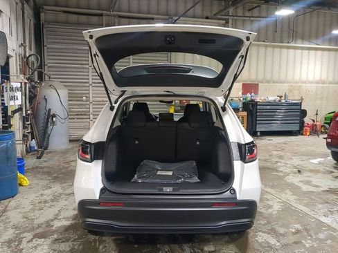 New 2025 Honda HR-V LX image 18