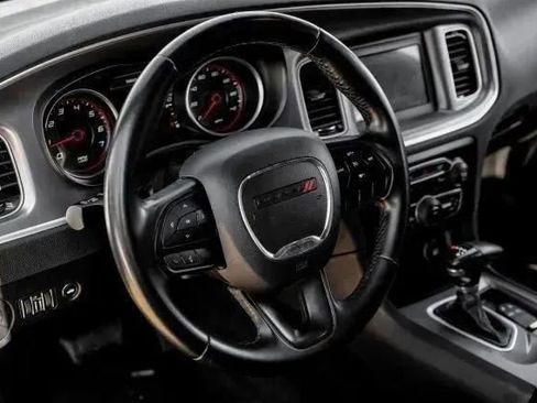Used 2022 Dodge Charger SXT RWD image 27