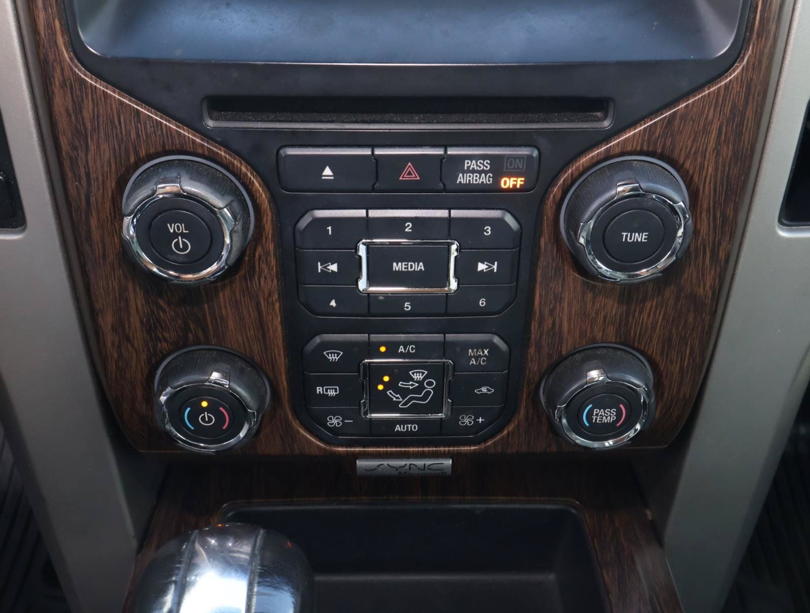 Used 2013 Ford F150 Lariat w/ Luxury Equipment Group RWD image 24