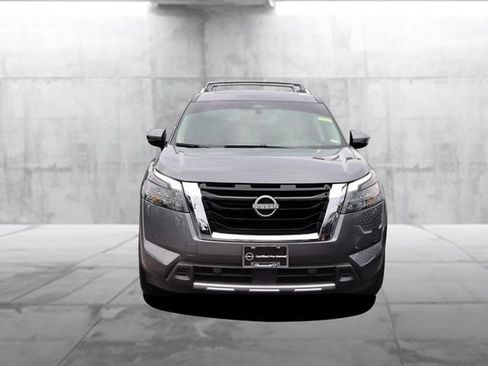 Certified 2025 Nissan Pathfinder Platinum w/ Cargo Package FWD image 4