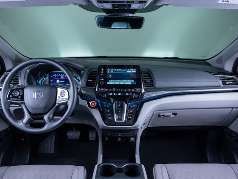 Used 2023 Honda Odyssey Elite image 13
