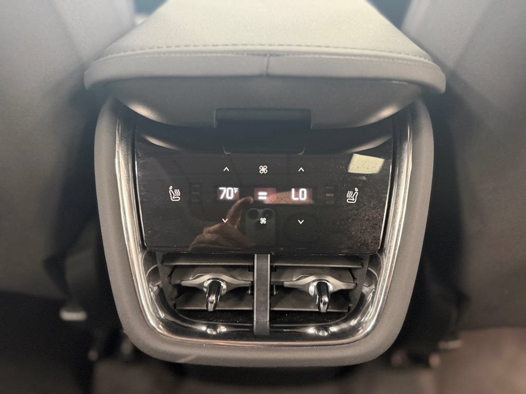 Used 2025 Volvo EX90 Ultra AWD/4WD image 37