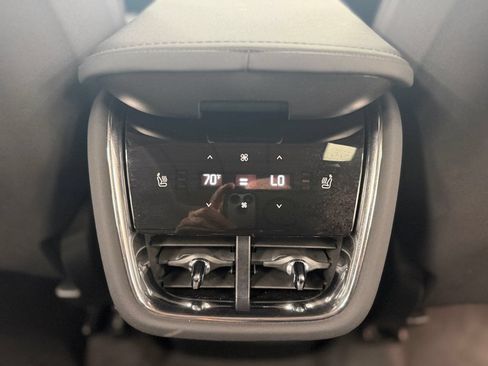 Used 2025 Volvo EX90 Ultra AWD/4WD image 37