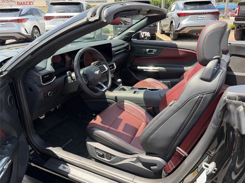 Used 2025 Ford Mustang GT Premium RWD image 11