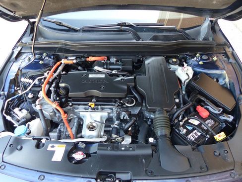 Used 2019 Honda Accord Hybrid image 13