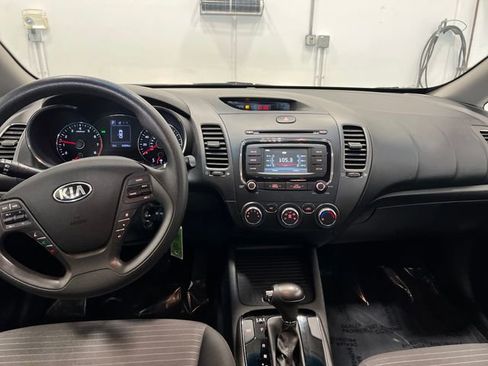 Used 2018 Kia Forte LX w/ LX Popular Package image 11