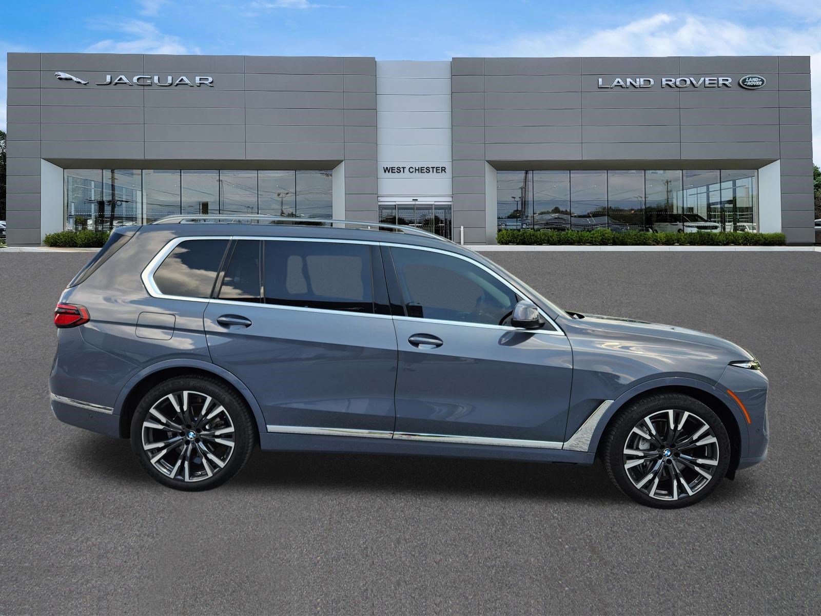 Used 2026 BMW X7 xDrive40i w/ Executive Package AWD/4WD image 6