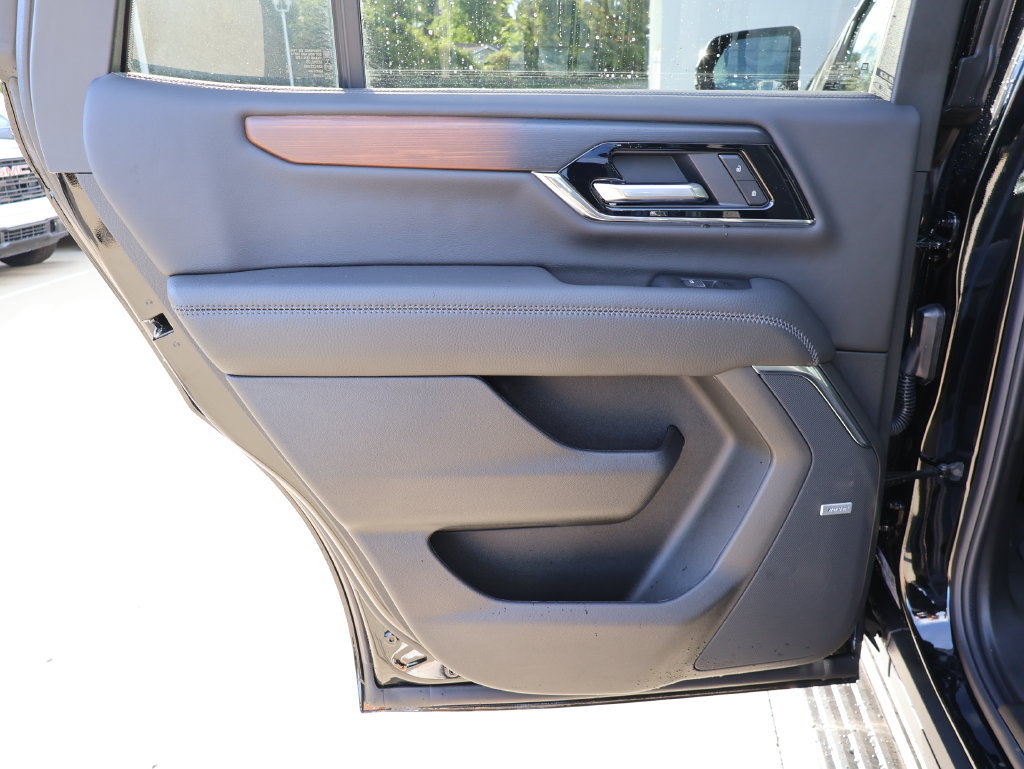 New 2026 GMC Yukon Denali w/ Denali Reserve Package AWD/4WD image 27