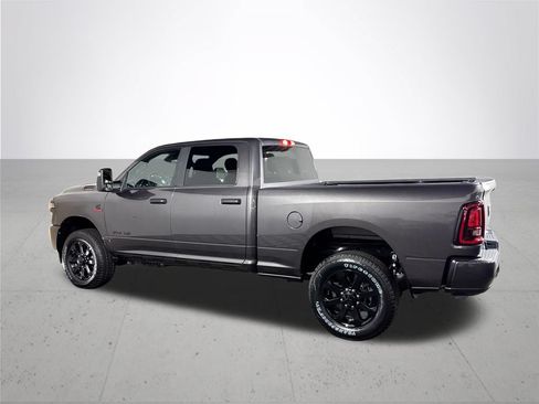 New 2026 RAM 2500 Big Horn AWD/4WD image 8