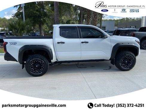 Used 2024 Toyota Tacoma SR image 3