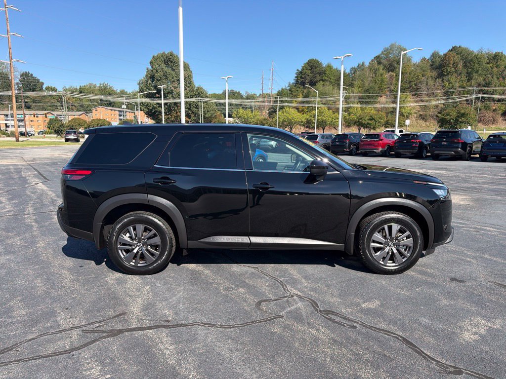 Certified 2023 Nissan Pathfinder S AWD/4WD image 10