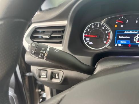 Used 2023 GMC Acadia SLE FWD image 12