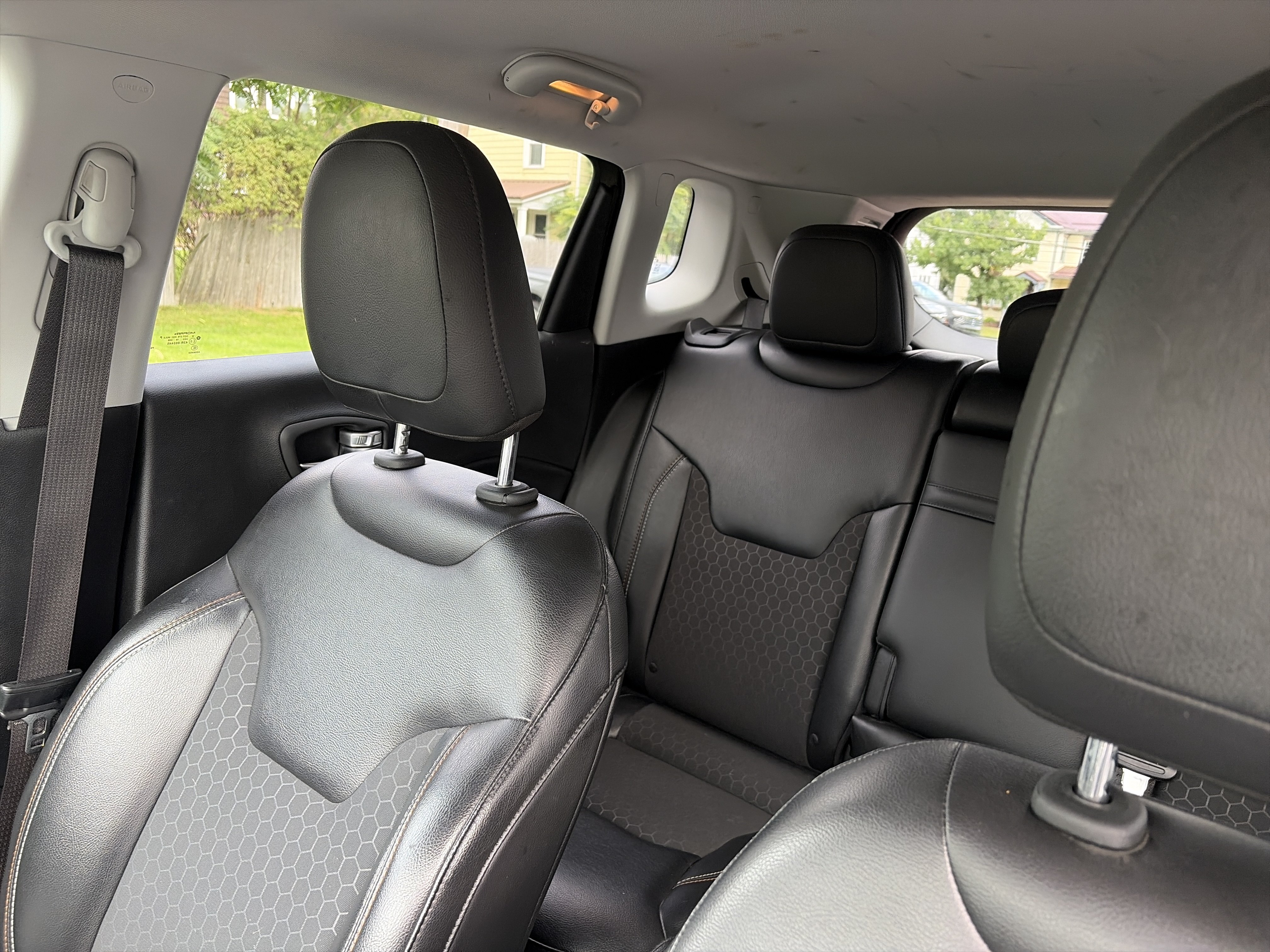 Used 2018 Jeep Compass Latitude w/ Cold Weather Group AWD/4WD image 13