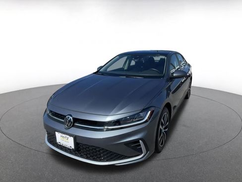 Used 2025 Volkswagen Jetta SE image 7