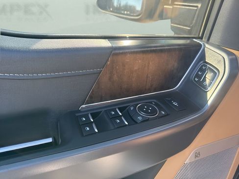 Used 2023 Ford F250 Lariat w/ Chrome Package image 27