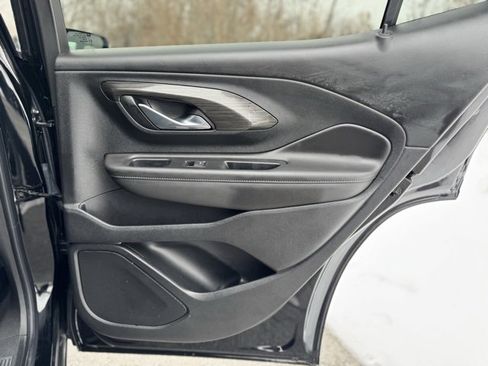 Used 2023 GMC Terrain SLT image 15