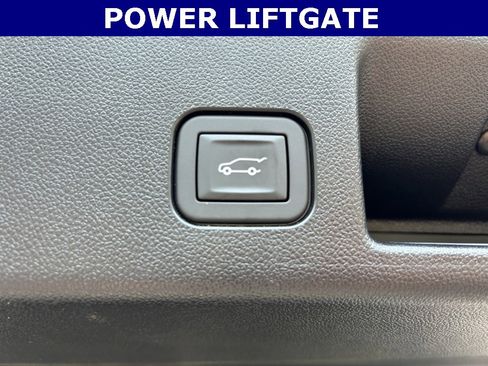 Used 2025 Chevrolet Equinox EV RS image 17