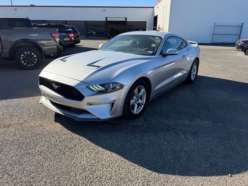 Used 2019 Ford Mustang Coupe image 3