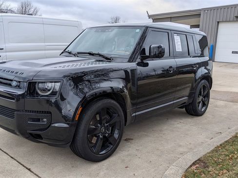 Used 2023 Land Rover Defender 110 V8 image 7