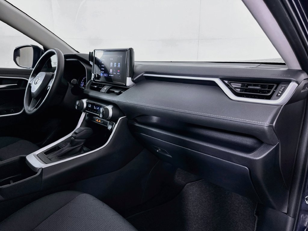 Certified 2025 Toyota RAV4 XLE w/ Convenience Package FWD image 28