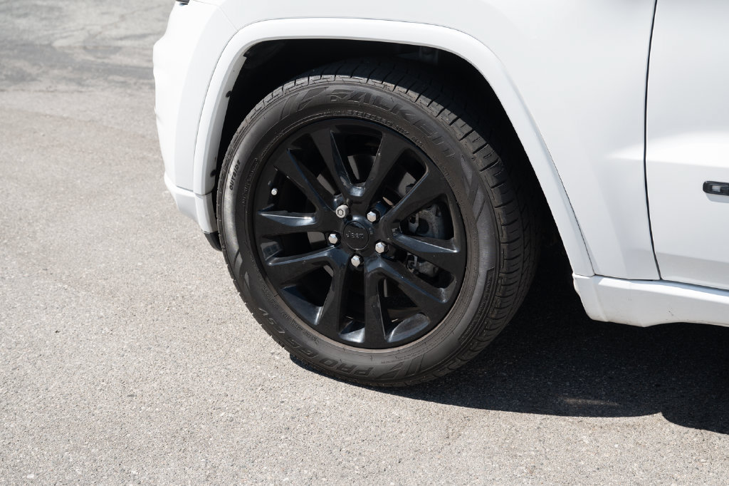 Used 2021 Jeep Grand Cherokee Laredo X RWD image 12