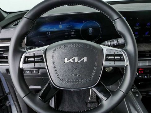 Used 2025 Kia Telluride SX FWD image 9