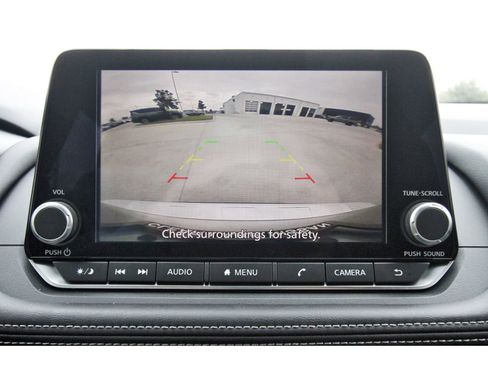 Used 2025 Nissan Rogue SV image 22