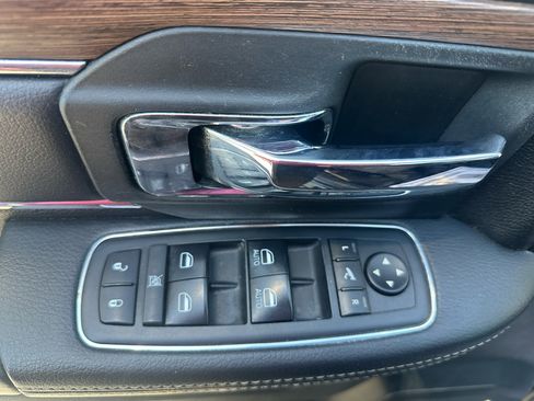 Used 2017 RAM 1500 Laramie w/ Convenience Group image 16