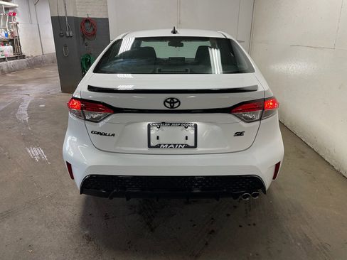 Used 2021 Toyota Corolla SE w/ Carpet Mat Package (TMS) image 8