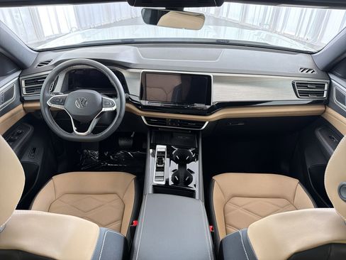New 2026 Volkswagen Atlas Cross Sport SE FWD image 17