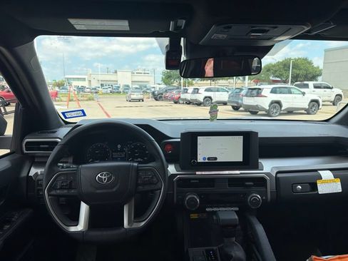 Used 2025 Toyota 4Runner TRD Off-Road AWD/4WD image 9