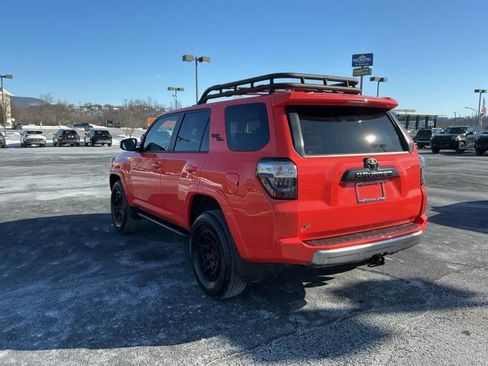 Used 2024 Toyota 4Runner TRD Off-Road Premium image 10