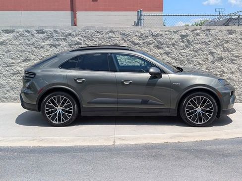 Certified 2025 Porsche Macan Electric RWD image 8