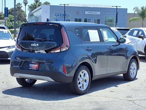 Certified 2025 Kia Soul LX w/ LX Technology Package FWD image 5