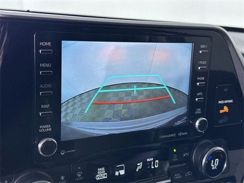 Used 2022 Toyota Highlander XLE image 15