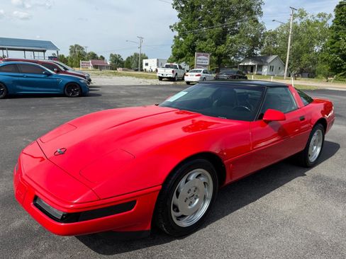Used 1996 Chevrolet Corvette Coupe RWD image 3