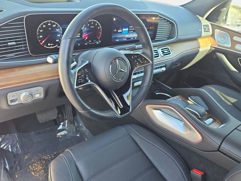 Certified 2025 Mercedes-Benz GLS 450 4MATIC image 16
