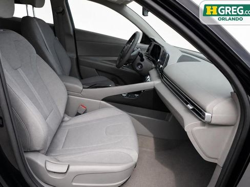 Used 2023 Hyundai Elantra SE FWD image 15