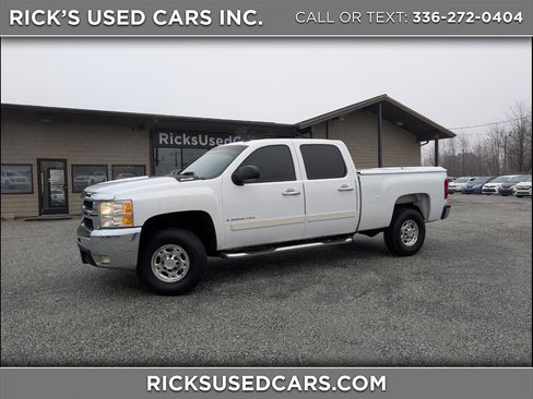 Used 2008 Chevrolet Silverado 2500 LT w/ 1LT Convenience Package image 1