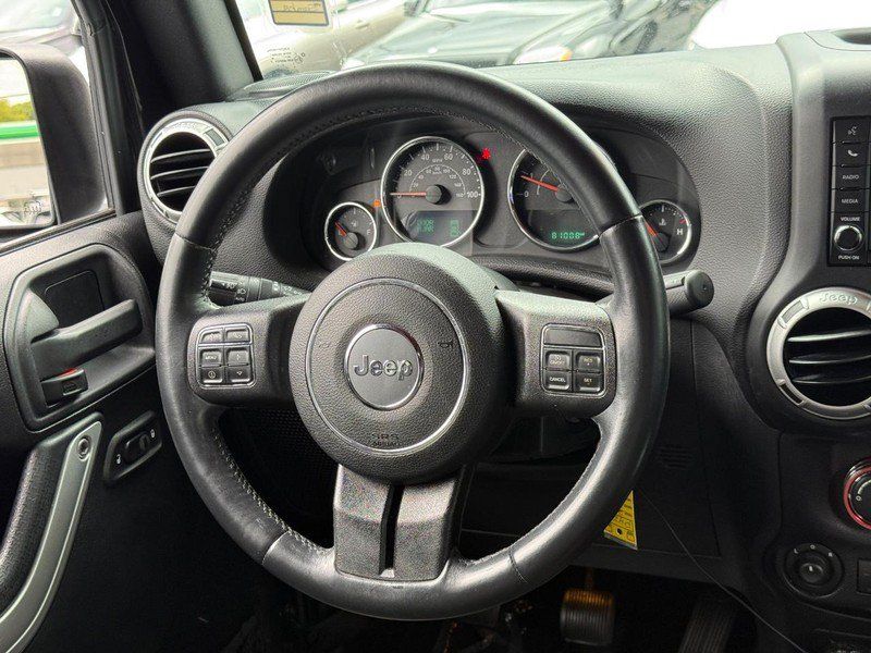 Used 2016 Jeep Wrangler Unlimited Sahara w/ Dual Top Group AWD/4WD image 13